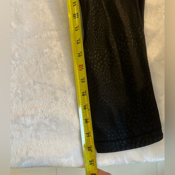 Lululemon Nulu and Mesh Mid-Rise Yoga Crop 23". Size 8. black - Picture 10 of 10